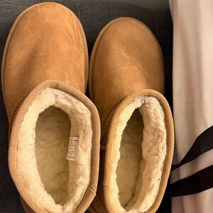 UGG Tan Shearling Slip-On Footwear women size 9